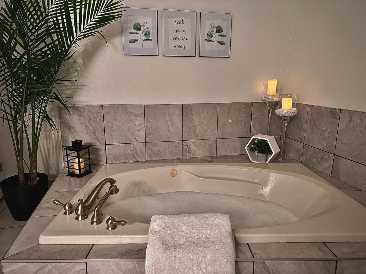 Settlers Suites Niagara-on-the-Lake Екстериор снимка