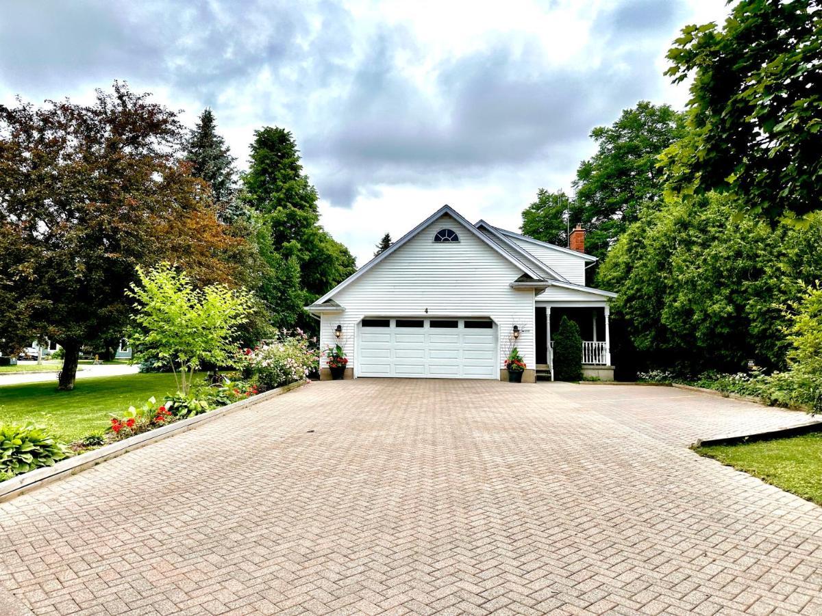 Settlers Suites Niagara-on-the-Lake Екстериор снимка